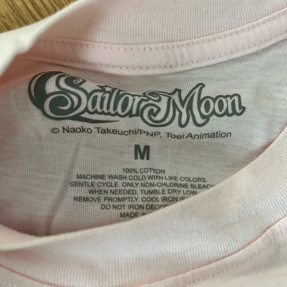 Sailor Moon tee NWT size medium - Picture 2 of 3